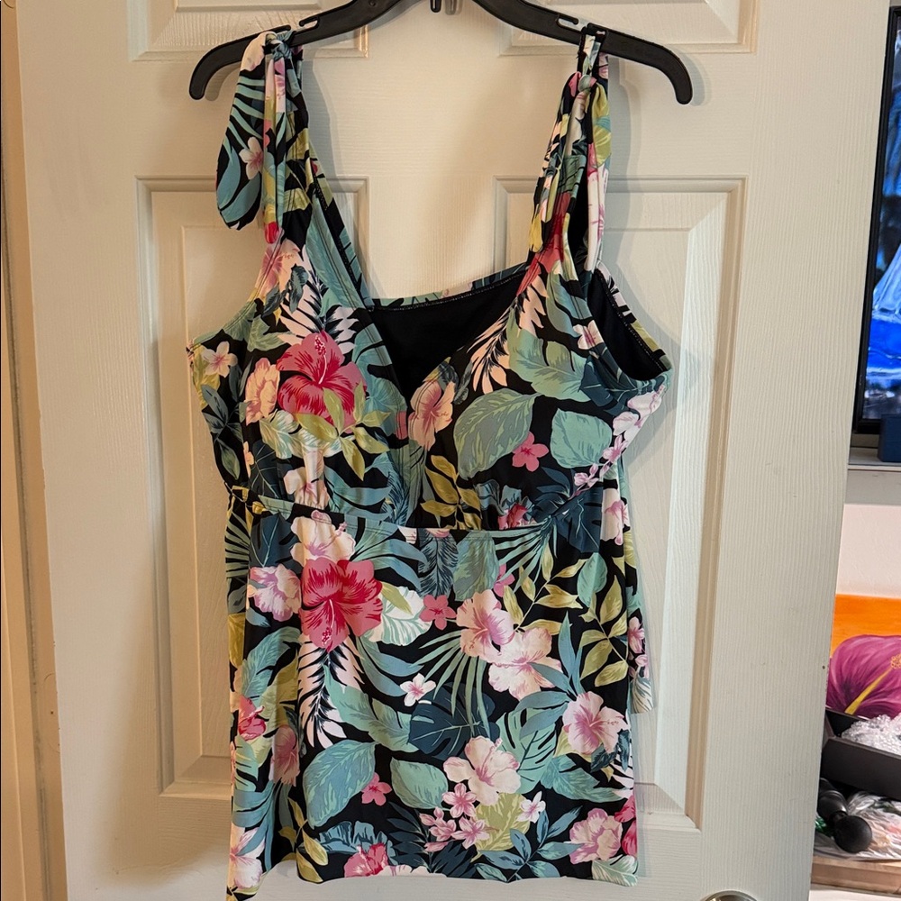 Floral tankini - 3X (24/26W)